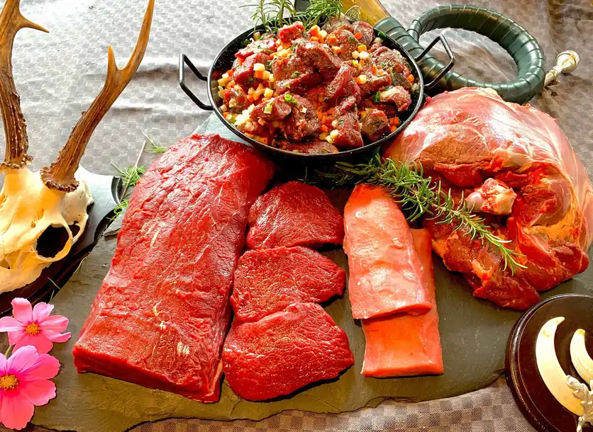 Wildfleisch aus eigener Jagd, küchenfertig vorbereitet von Trautmann